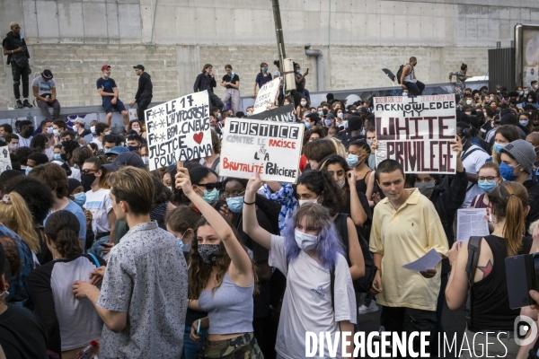 A Paris, manifestation massive en mémoire d Adama Traoré et George Floyd