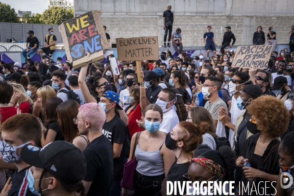 A Paris, manifestation massive en mémoire d Adama Traoré et George Floyd