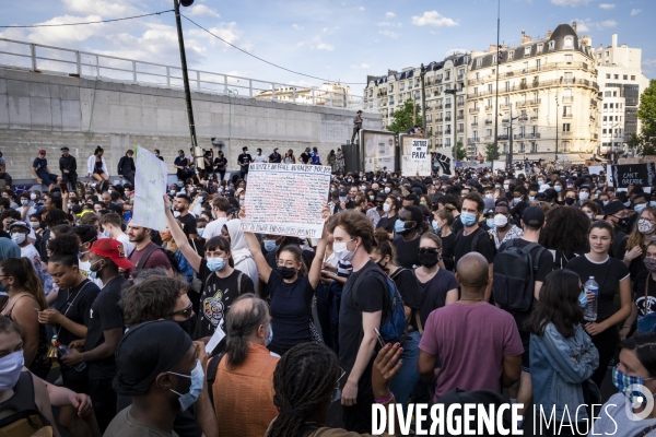 A Paris, manifestation massive en mémoire d Adama Traoré et George Floyd