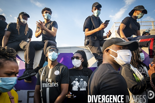 A Paris, manifestation massive en mémoire d Adama Traoré et George Floyd