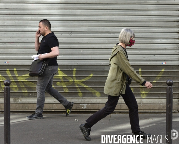 Les parisiens en sortie pendant le confinement Covid-19. The Covid-19 Coronavirus containment.