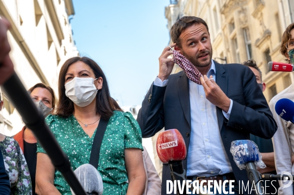 Anne Hidalgo et David Belliard en campagne pour les municipales à Paris