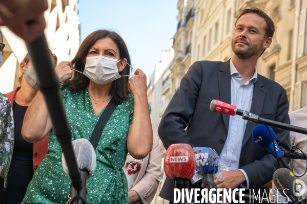 Anne Hidalgo et David Belliard en campagne pour les municipales à Paris