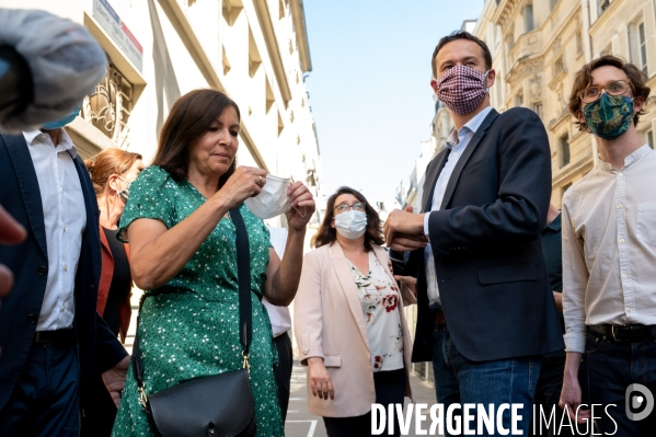 Anne Hidalgo et David Belliard en campagne pour les municipales à Paris