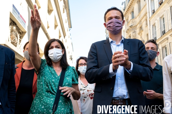 Anne Hidalgo et David Belliard en campagne pour les municipales à Paris