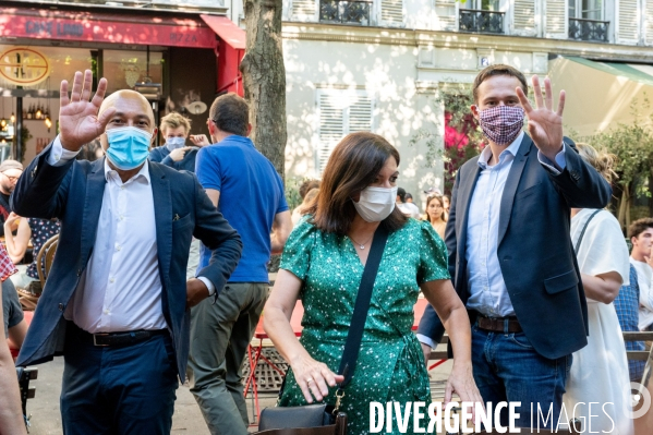 Anne Hidalgo et David Belliard en campagne pour les municipales à Paris