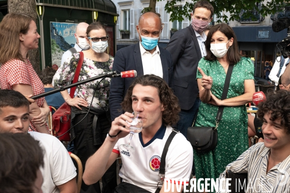 Anne Hidalgo et David Belliard en campagne pour les municipales à Paris