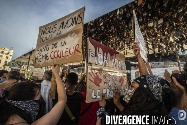 Manifestation contre la violence policière aux Etats-Unis... à Marseille