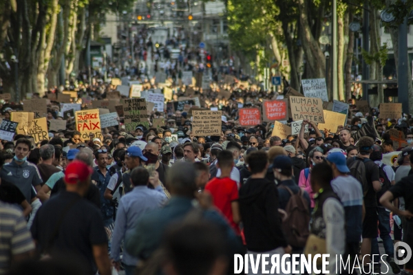 Manifestation contre la violence policière aux Etats-Unis... à Marseille
