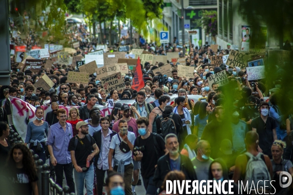 Manifestation contre la violence policière aux Etats-Unis... à Marseille