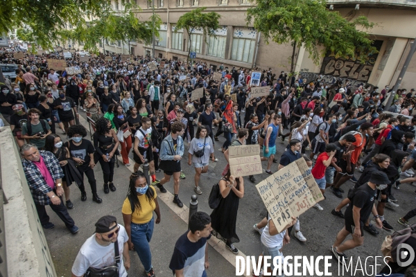 Manifestation contre la violence policière aux Etats-Unis... à Marseille