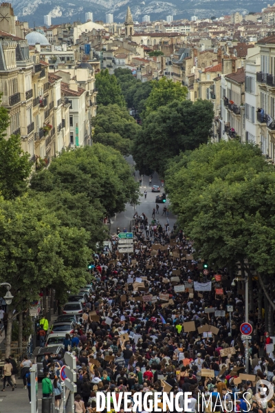 Manifestation contre la violence policière aux Etats-Unis... à Marseille