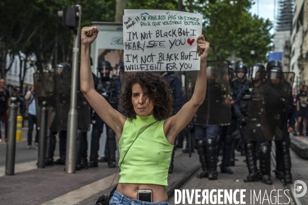 Manifestation contre la violence policière aux Etats-Unis... à Marseille