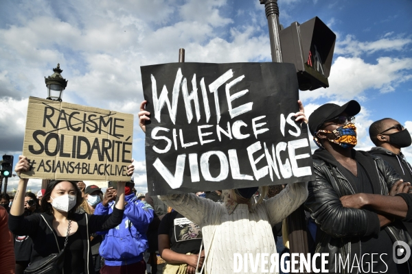 Hommage à George Floyd et Adama Traoré : manifestation contre le racisme et les violences policières. Tribute to George Floyd and Adama Traoré: demonstration against racism and police violence.