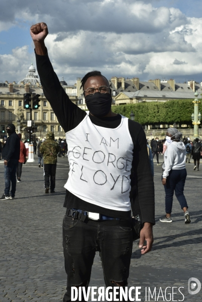 Hommage à George Floyd et Adama Traoré : manifestation contre le racisme et les violences policières. Tribute to George Floyd and Adama Traoré: demonstration against racism and police violence.