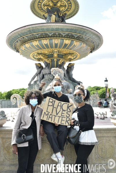 Hommage à George Floyd et Adama Traoré : manifestation contre le racisme et les violences policières. Tribute to George Floyd and Adama Traoré: demonstration against racism and police violence.