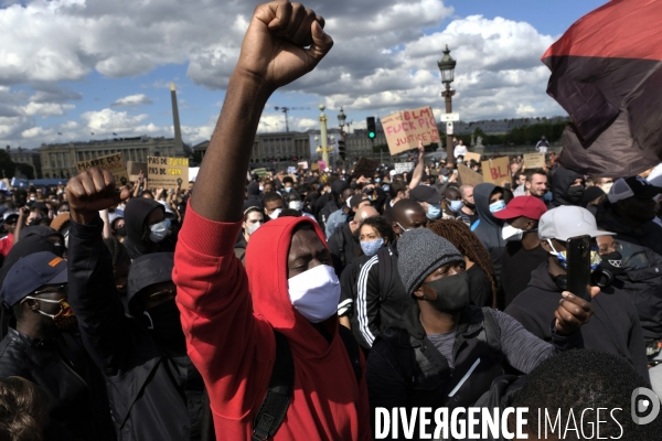 Manifestation à Paris contre la brutalité policière. Protest against police brutality in Paris.