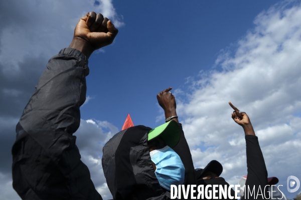 Manifestation à Paris contre la brutalité policière. Protest against police brutality in Paris.