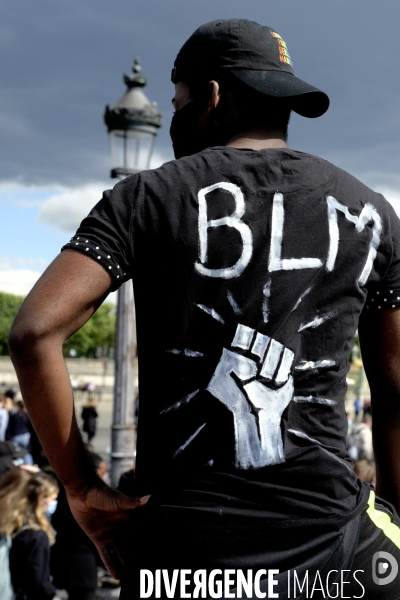 Manifestation à Paris contre la brutalité policière. Protest against police brutality in Paris.