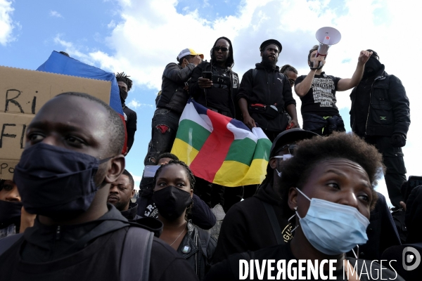 Manifestation à Paris contre la brutalité policière. Protest against police brutality in Paris.