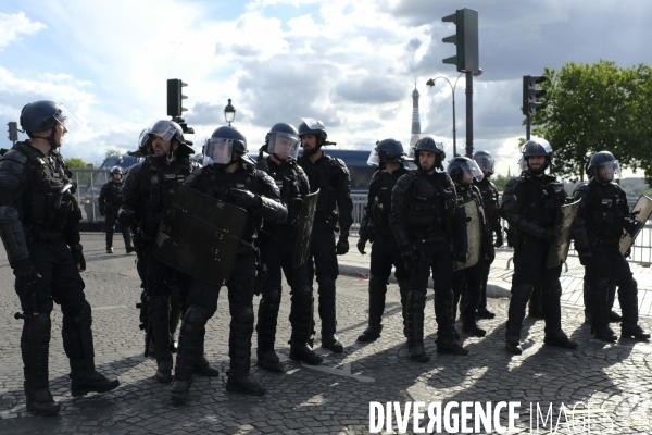 Manifestation à Paris contre la brutalité policière. Protest against police brutality in Paris.