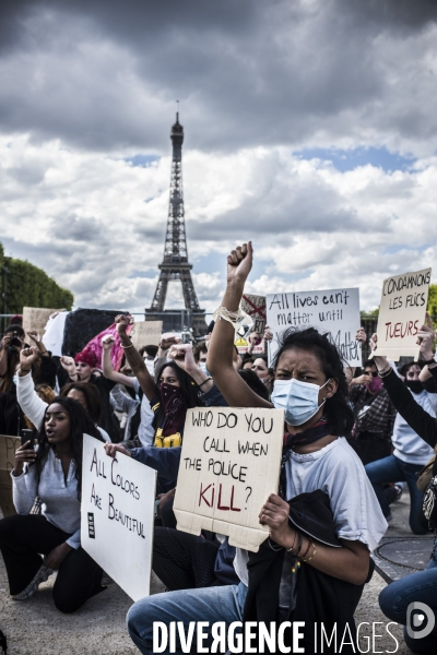 Rassemblement a paris contre le racisme et les violences policieres.