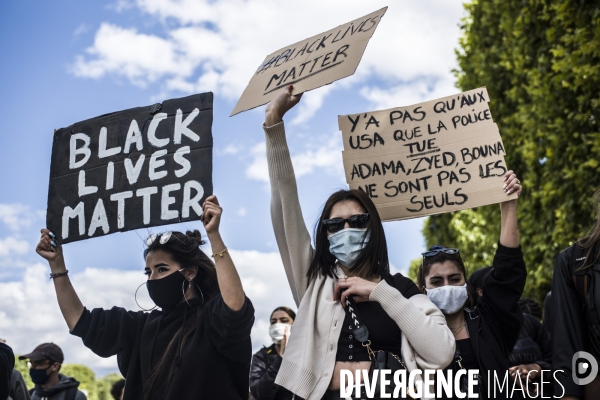 Rassemblement a paris contre le racisme et les violences policieres.