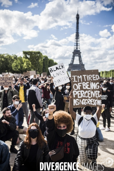 Rassemblement a paris contre le racisme et les violences policieres.