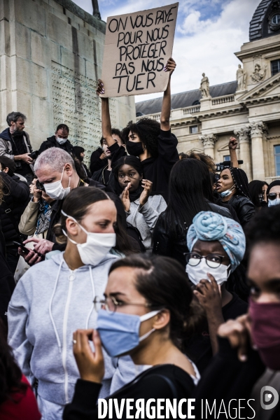 Rassemblement a paris contre le racisme et les violences policieres.