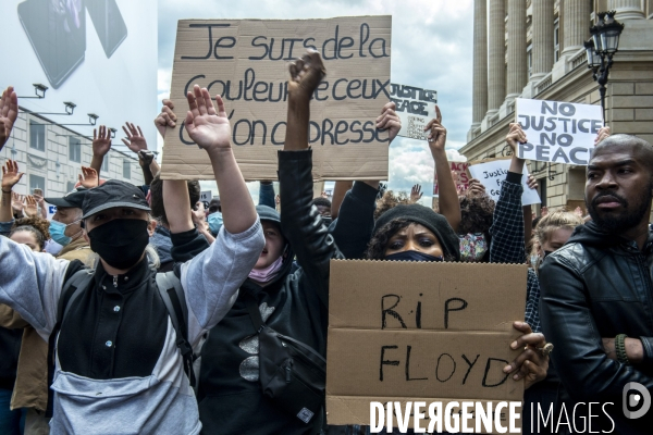Rassemblement conte les violences policières, place de la Concorde.