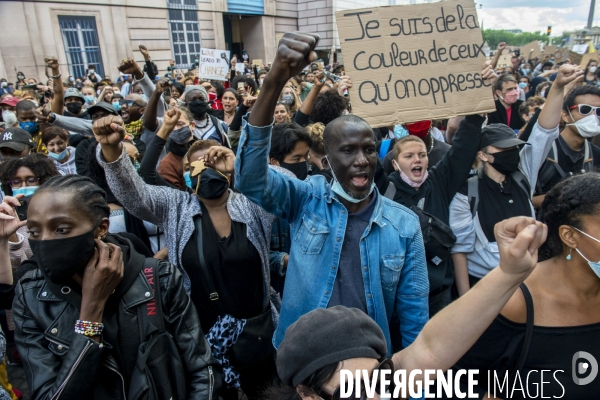 Rassemblement conte les violences policières, place de la Concorde.