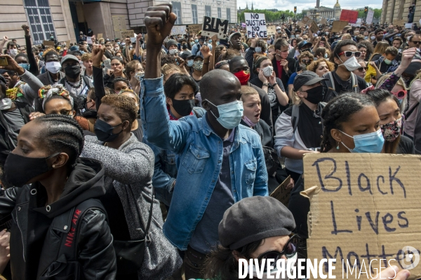 Rassemblement conte les violences policières, place de la Concorde.