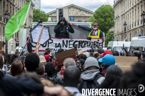 Rassemblement conte les violences policières, place de la Concorde.