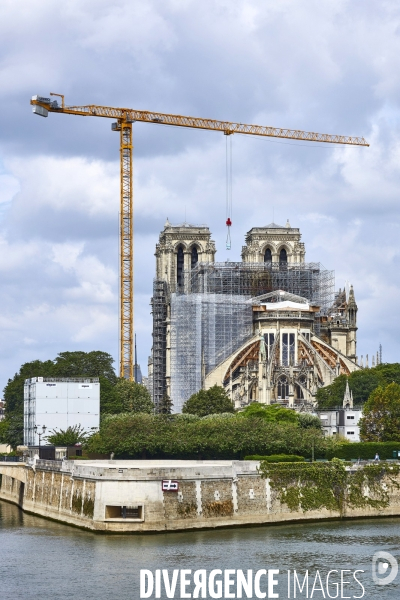 Debut de démontage de l échafaudage de Notre Dame