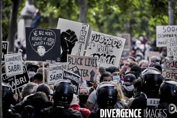 Manifestation Black Lives Matter contre le racisme et les violences policieres