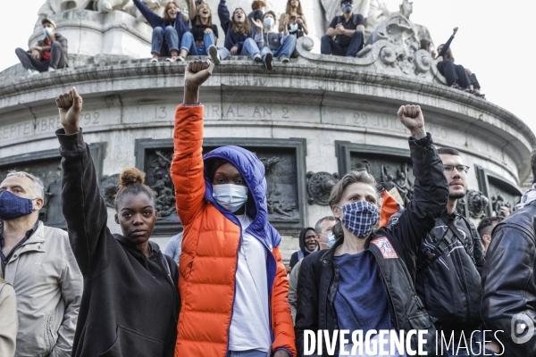 Rassemblement en hommage à George FLOYD.