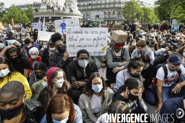 Rassemblement en hommage à George FLOYD.