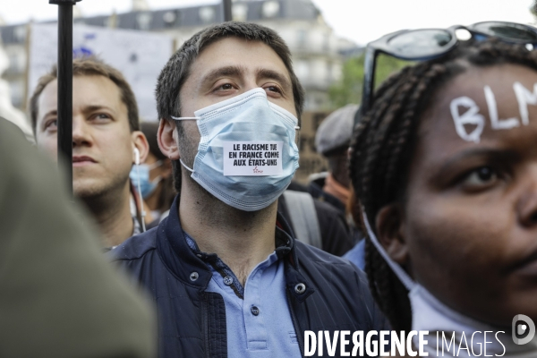 Rassemblement en hommage à George FLOYD.