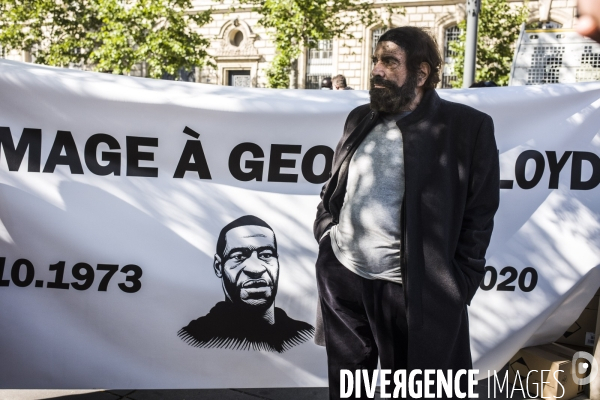 Rassemblement a l appel de sos racisme en hommage a george floyd.
