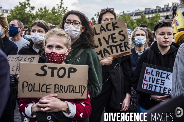 Rassemblement a l appel de sos racisme en hommage a george floyd.