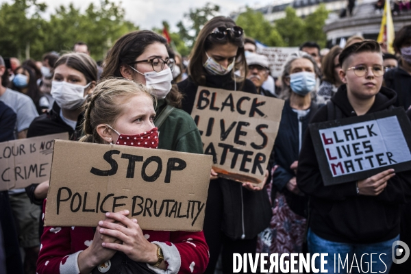 Rassemblement a l appel de sos racisme en hommage a george floyd.