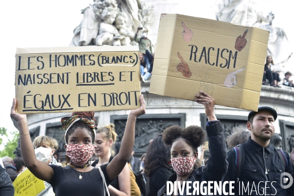 Hommage à George Floyd à l initiative d  SOS racisme: manifestation contre le racisme et les violences policières. Tribute to George Floyd : demonstration against racism and police violence.