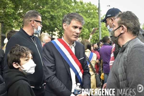 Hommage à George Floyd à l initiative d  SOS racisme: manifestation contre le racisme et les violences policières. Tribute to George Floyd : demonstration against racism and police violence.