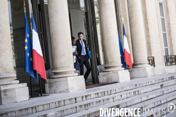 Conseil des ministres à l Elysée.