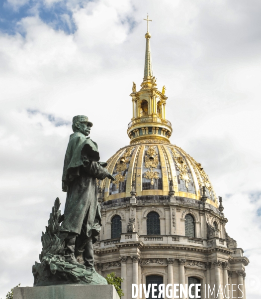 La statue du general gallieni affuble d un panneau raciste