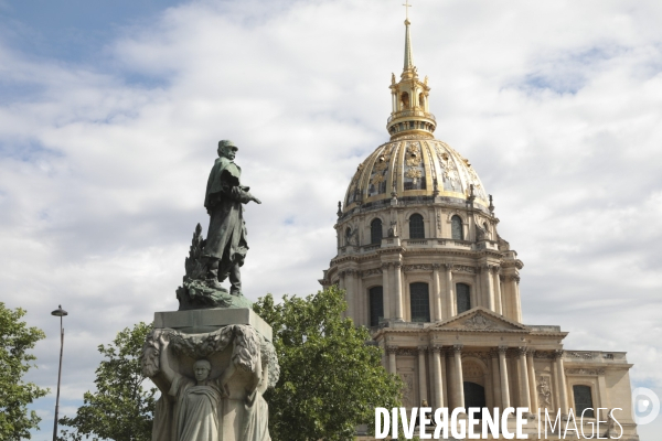 La statue du general gallieni affuble d un panneau raciste