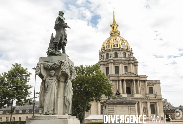 La statue du general gallieni affuble d un panneau raciste