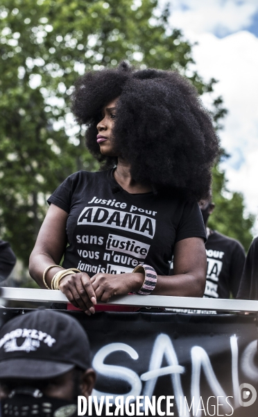 Rassemblement contre les violences policieres en hommage a adama traore.