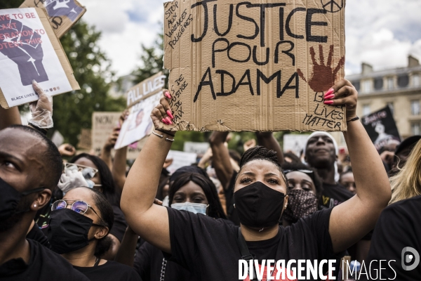 Rassemblement contre les violences policieres en hommage a adama traore.