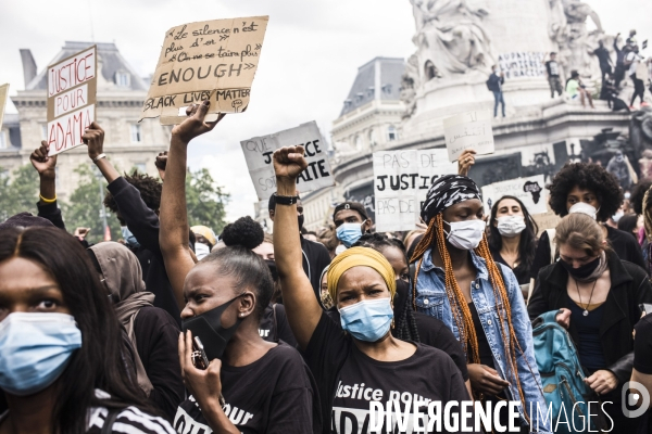 Rassemblement contre les violences policieres en hommage a adama traore.